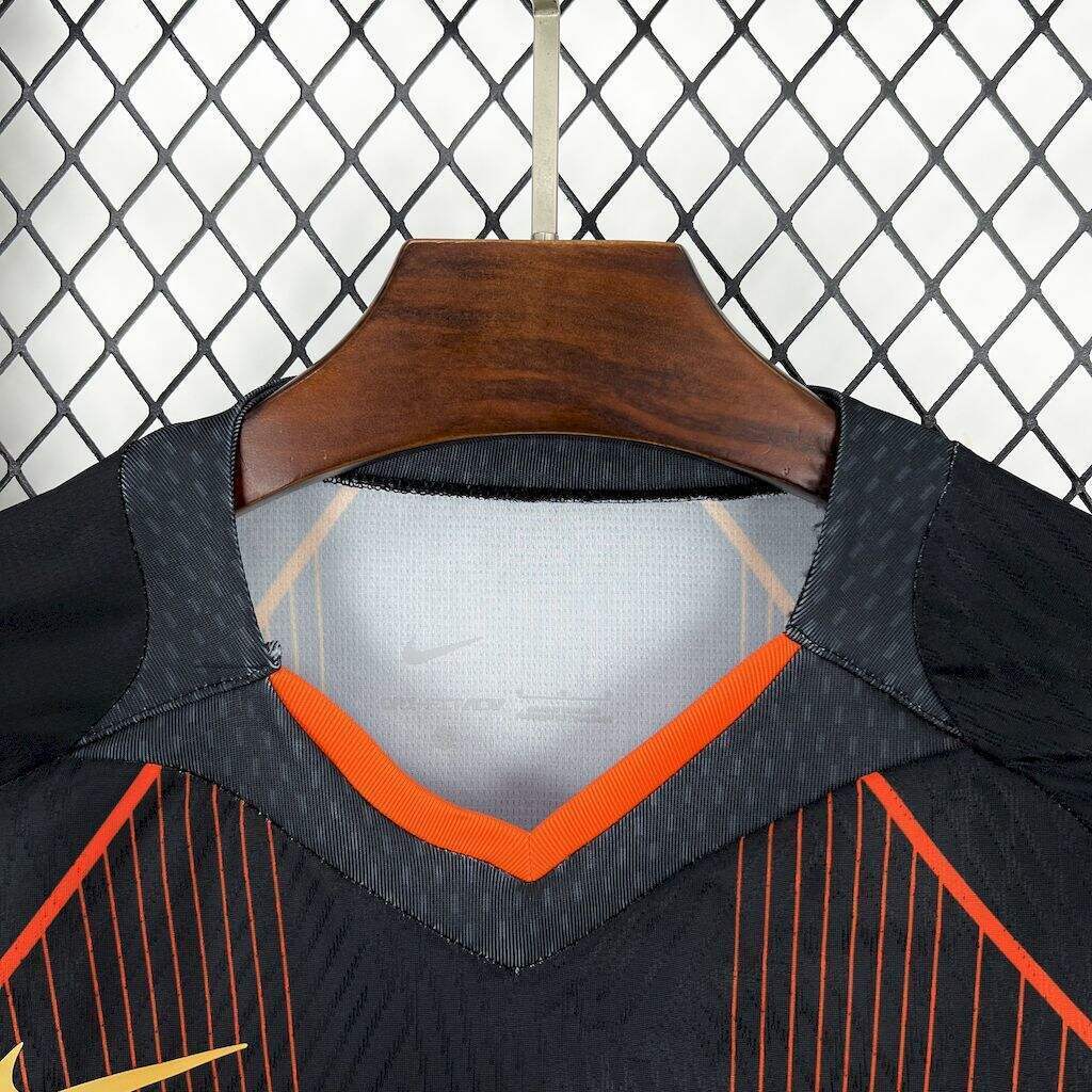 Camiseta Barcelona Negra y Naranja Especial