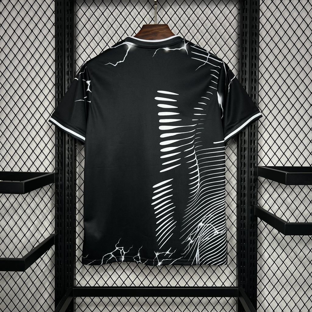 Camiseta Real Madrid "Black Panther"