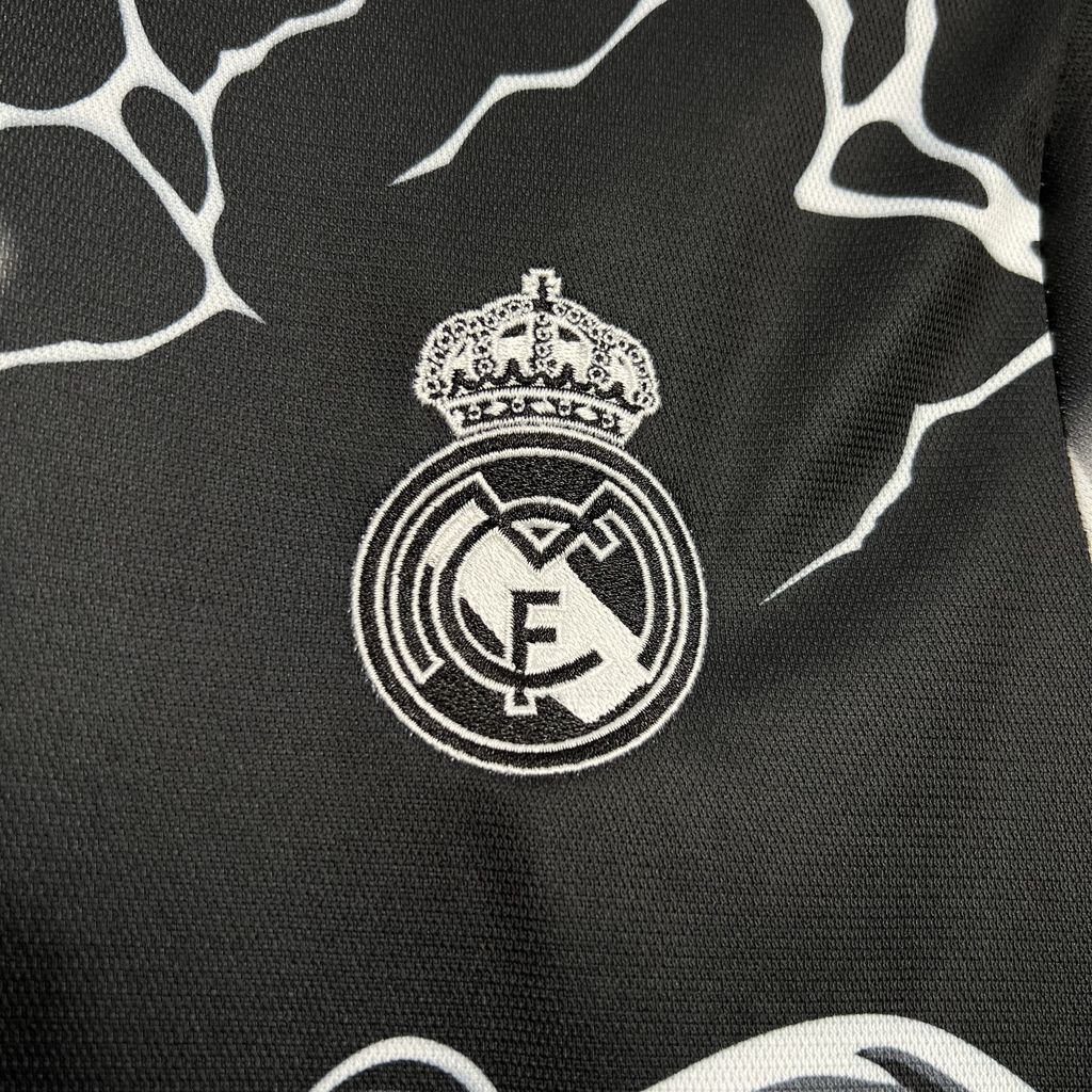 Camiseta Real Madrid "Black Panther"